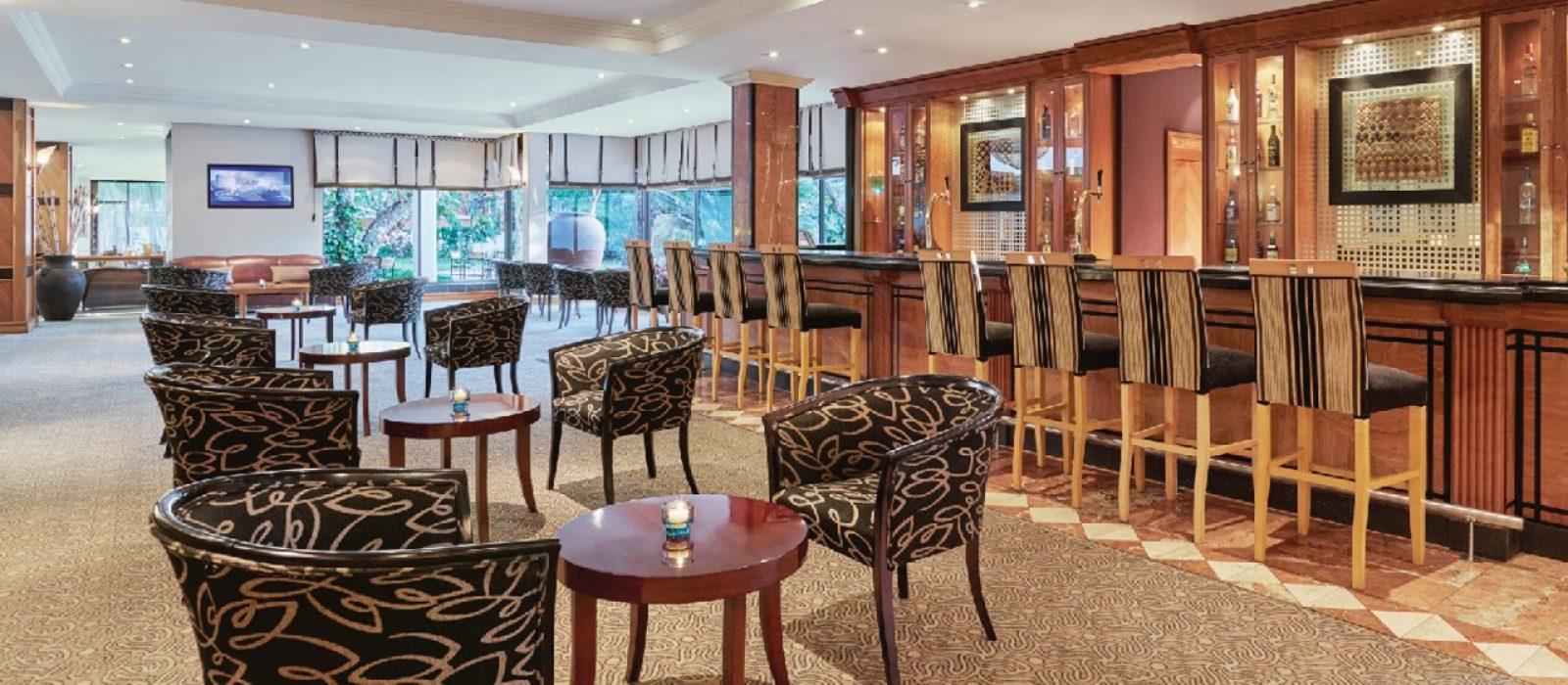 Taj Pamodzi Lusaka Exterior photo The bar at the hotel