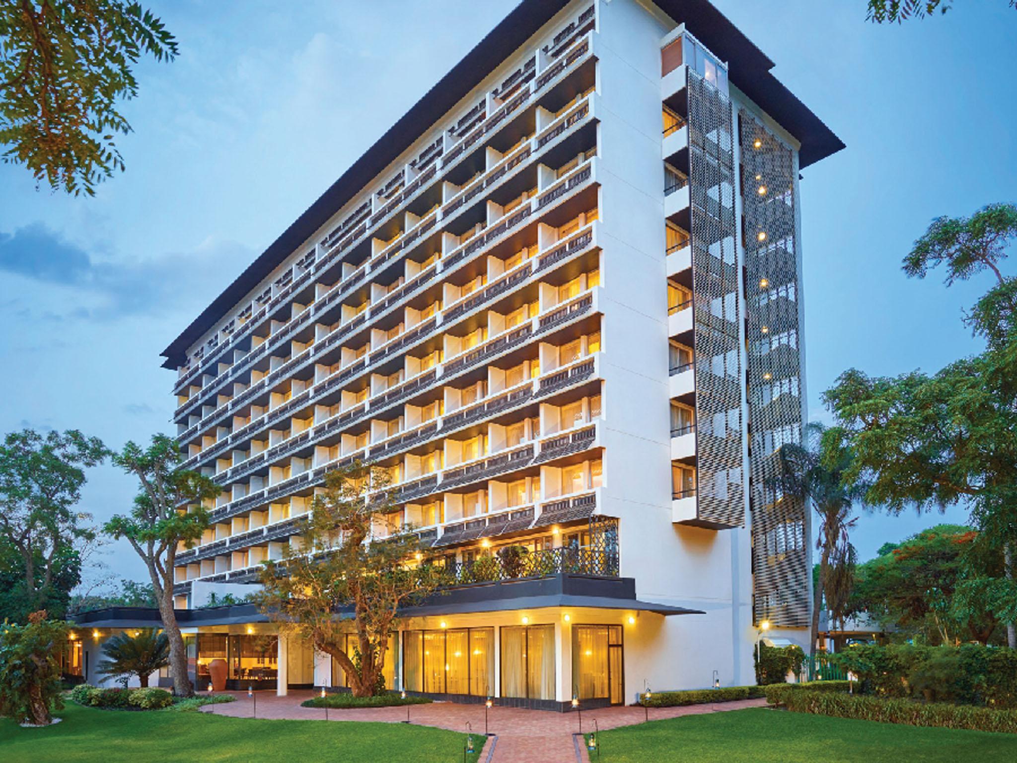 Taj Pamodzi Lusaka Exterior photo The Royal