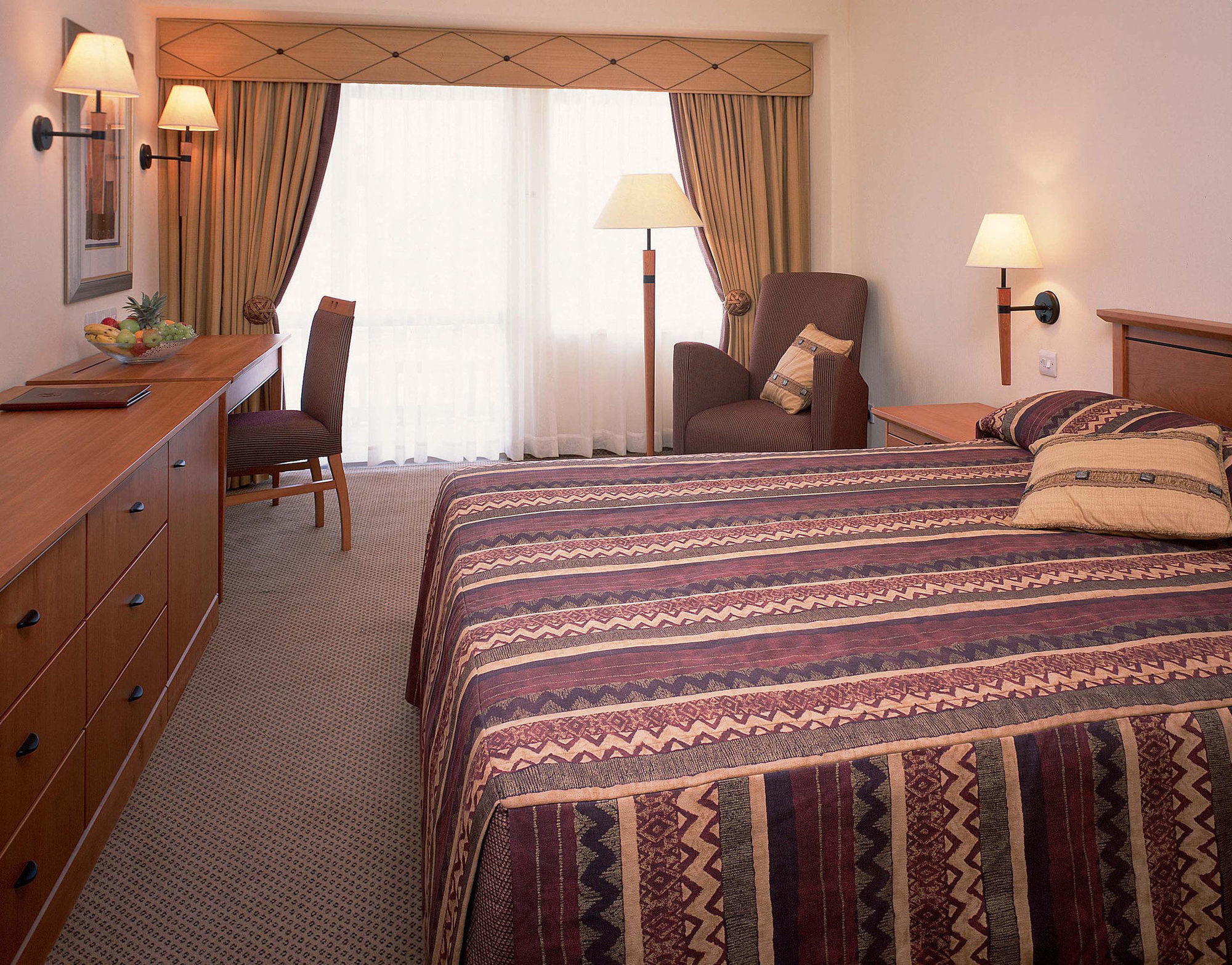 Taj Pamodzi Lusaka Room photo A room at the Hilton London Heathrow