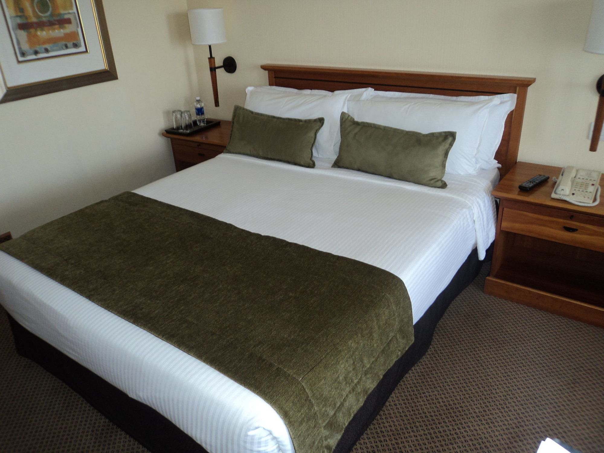 Taj Pamodzi Lusaka Exterior photo A bed with a bed runner