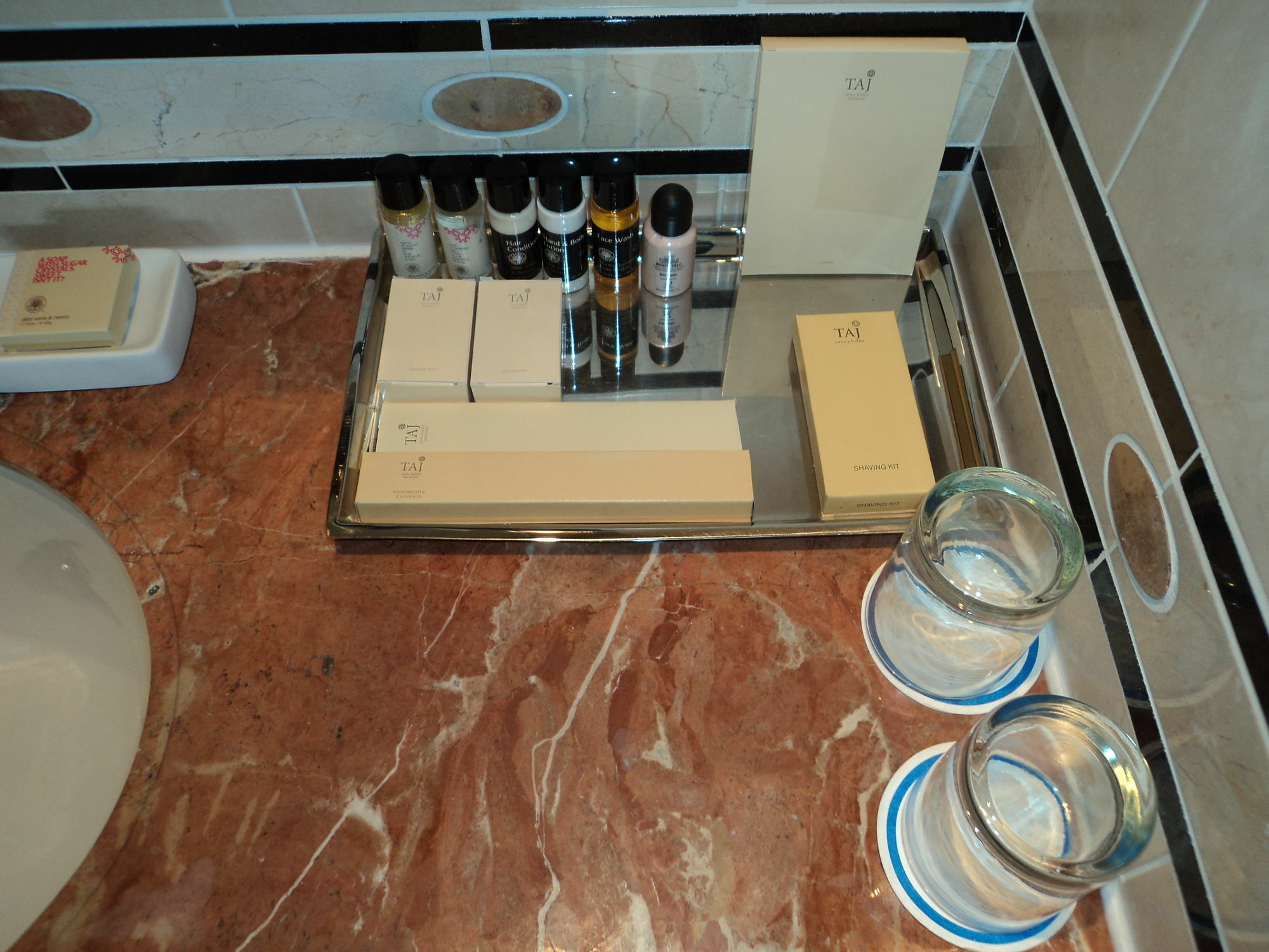 Taj Pamodzi Lusaka Exterior photo A bathroom amenity kit